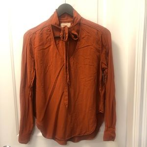 Bella Dahl rust blouse. Size Small.